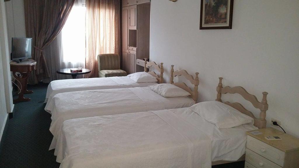 Arcada Marina Hotel Jounieh Eksteriør billede